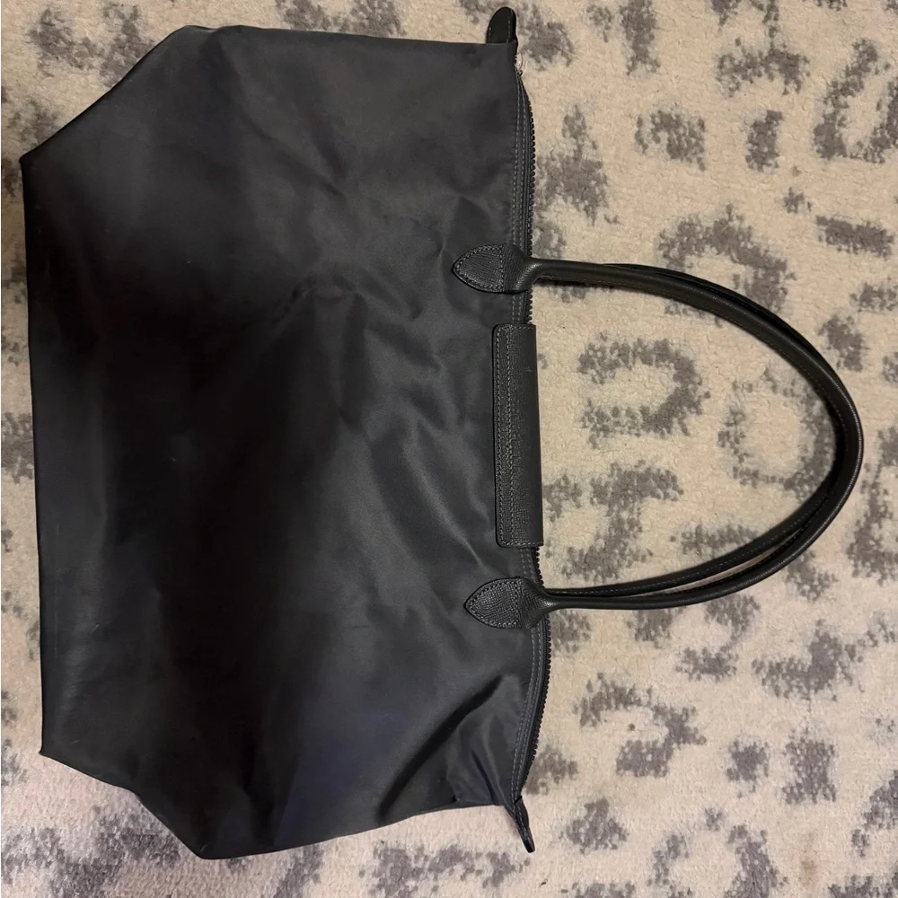Longchamp dark gray Tote Bag with wear on bottom - Picture 3 of 15